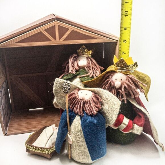 Felted Plush Nativity Crèche 5 Pieces Christmas Decor - Picture 13 of 14
